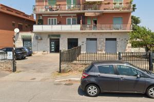 Eur-cecchignola locale commerciale