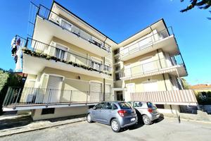 5 LOCALI A DIANO MARINA