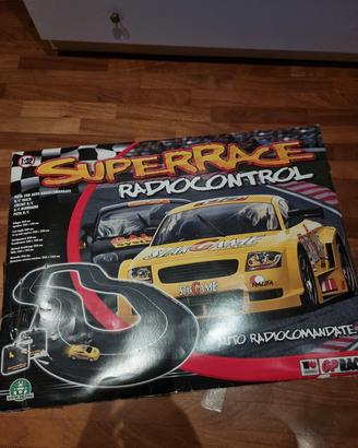 Pista auto radiocomandate