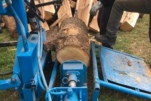 Spaccalegna idraulico a tre punti