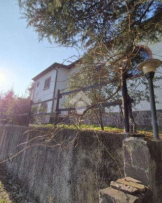 VILLA SINGOLA A PONZONE