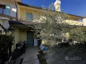 Immobile in asta di 157 m² con 5 locali e box auto