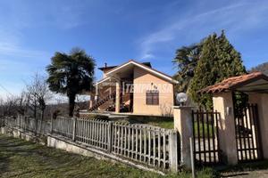 Casa indipendente a Castelnuovo Nigra 3 locali