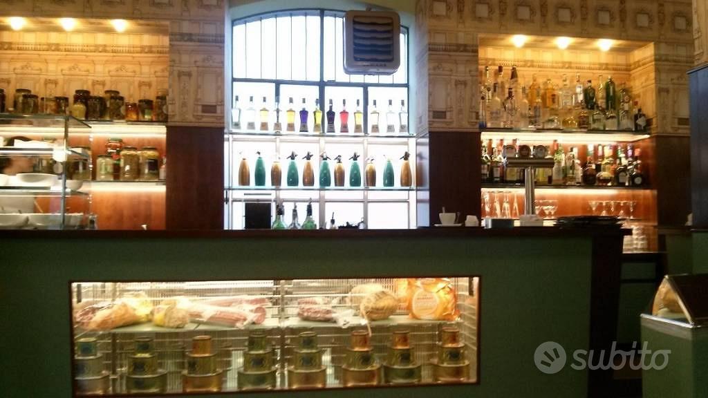 Attività / Licenza di 170 m² con 5 locali a Lucca