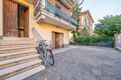 3 LOCALI A REGGIO NELL'EMILIA