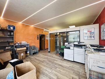 MAGAZZINO/UFFICIO CON TETTOIA E POSTO AUTO