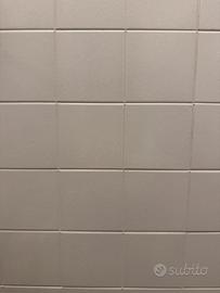 Pochi  mq piastrelle 10x10 e 20x30