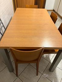 Tavolo legno +4 sedie legno
