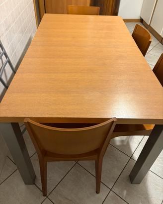Tavolo legno +4 sedie legno