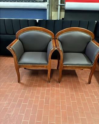 Poltrone di tre modelli che si vendono in coppia