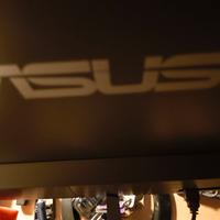 Monitor da gaming 27 pollici asus