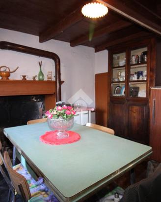 CASA SEMINDIPENDENTE A SAMBUCA PISTOIESE