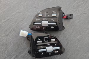 Mercedes tasti al volante distronic