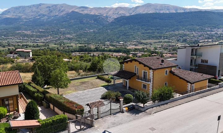 VILLA SINGOLA A L'AQUILA