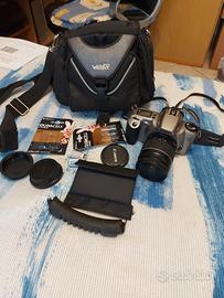 Fotocamera reflex Canon EOS 3000N con obiettivo 