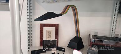 Lampada da tavolo “Nastro” prodotta da Stilnovo