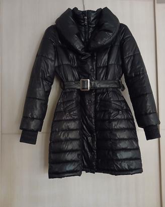 Cappotto imbottito lungo  con cintura 