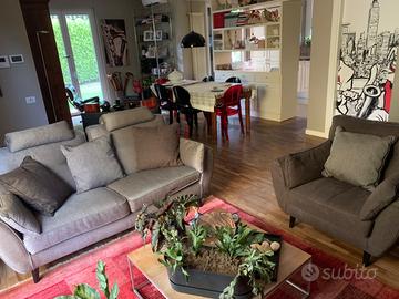 Divano due posti e poltrona marca poltrone &sofà