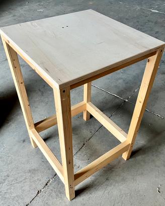 Tavolino in legno artigianale