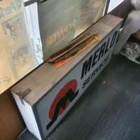 Insegne, tabelle e poster