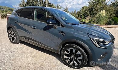 auto renault  capture 1200