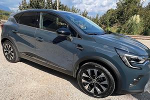 auto renault  capture 1200
