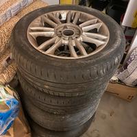 Gomme 195/55 R15 e cerchi in lega Lancia Y