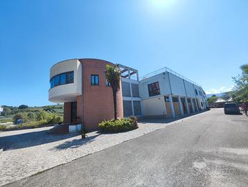 Uffici - Capannone - Locale commeciale prodittivo