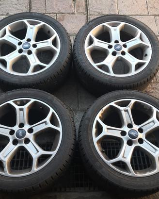 Cerchioni Ford con gomme