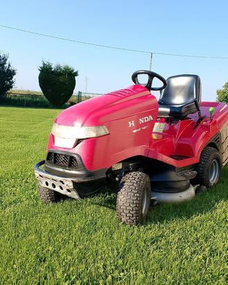 Trattorino tagliaerba Honda HF 2417