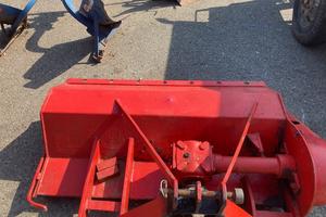 Trincia a martelli con rullo posteriore larghezza 