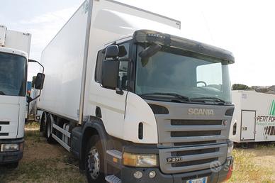 Scania P270 3 assi Cassa Isotermica