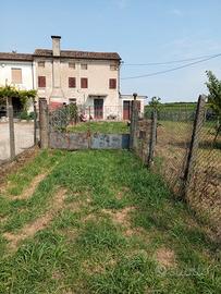 Rustico con terreno di pertinenza