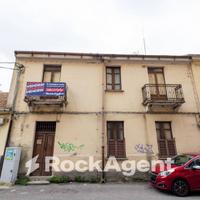 CASA INDIPENDENTE CON GIARDINO NEL CUORE DEL Q.RE