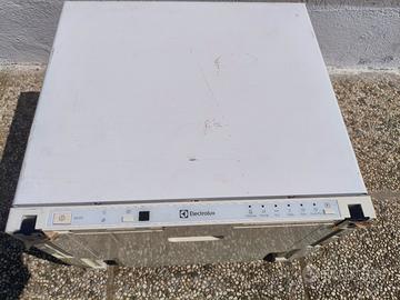 Lavastoviglie Electrolux 