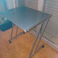 Tavolino PC in metallo e vetro