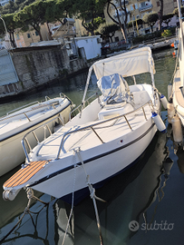 Barca entrobordo linea d'asse