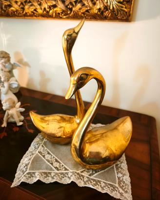 Elegante Coppia di Cigni  Finitura
Placcati oro.