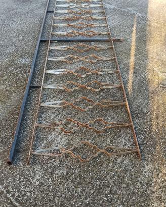 Ringhiera da esterno con corrimano