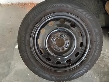 Set 4 gomme invernali Yokohama, misure 195/60 R15