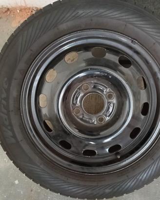Set 4 gomme invernali Yokohama, misure 195/60 R15