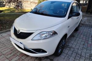 lancia Ypsilon 0.9 twin air metano