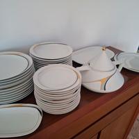 servizio di piatti da 12 persone 