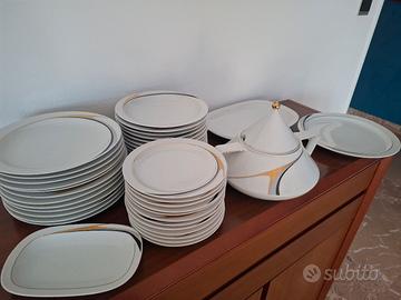 servizio di piatti da 12 persone 