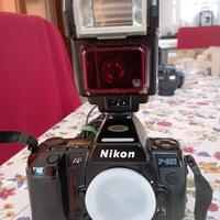 NIKON  F 801 con dorso MF-21  con accessori