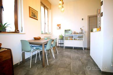 CASA DI CORTE A CARONNO PERTUSELLA