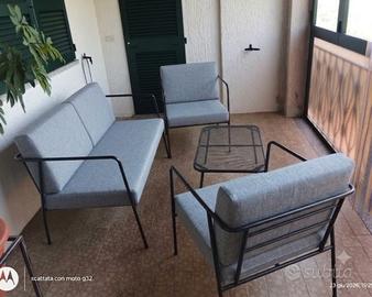Set poltrone e poltroncini  come nuovo 