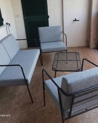 Set poltrone e poltroncini  come nuovo 