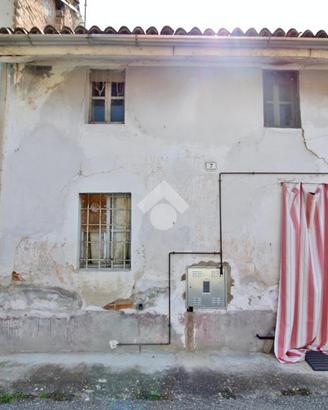 CASA SEMINDIPENDENTE A CERVESINA