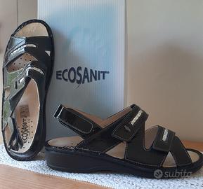 Calzature sanitarie da donna, marca "Ecosanit"